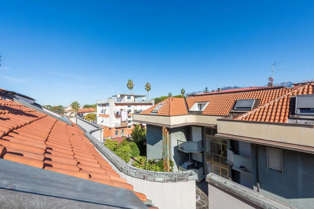 Suite Fiorella 2 By Mmega Massa  Apartment